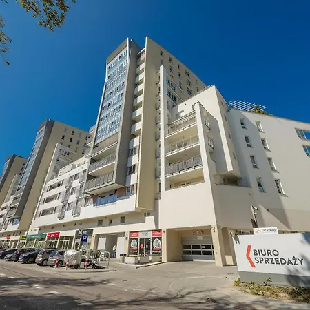 Comfortable With Air Conditioning Staszica 1f By Heyrent